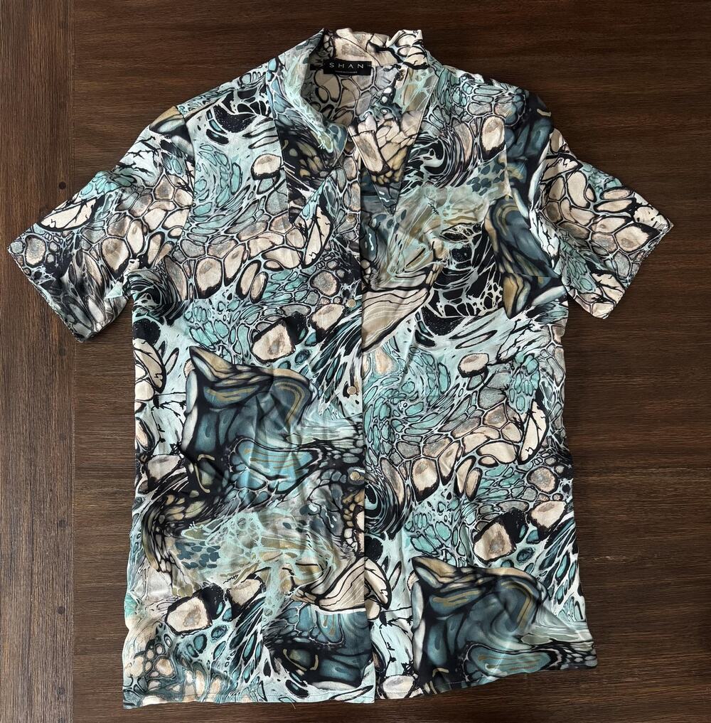 Shan 100% Silk Shirt Blouse Womens 4 XS Blue Abstract Print Short Sleeve